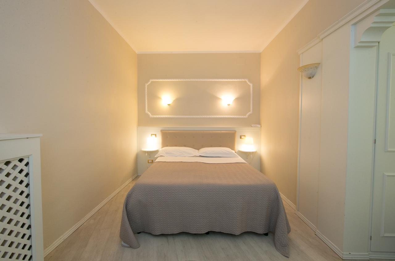 Ariston Hotel 3*